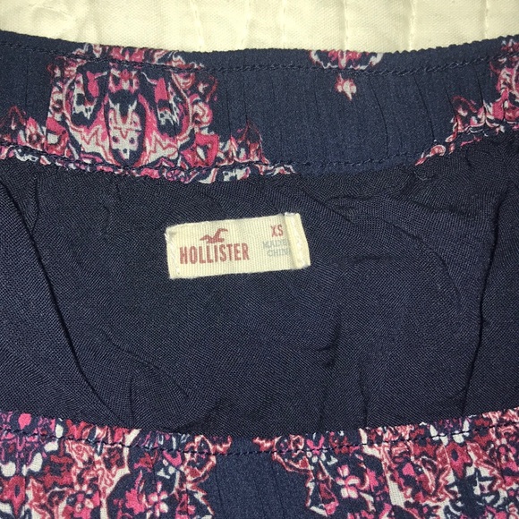 Super Cute Hollister Flowy Mini Skirt - Picture 2 of 3